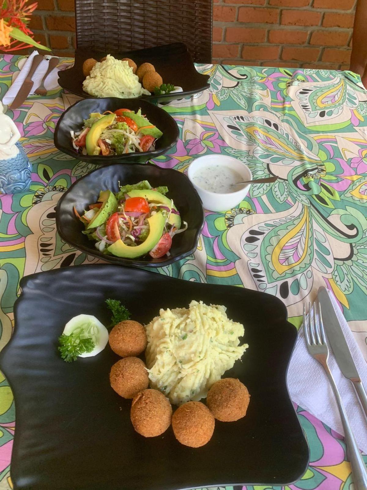 Millet'S Food Company And Cooking Center Hotell Negombo Exteriör bild